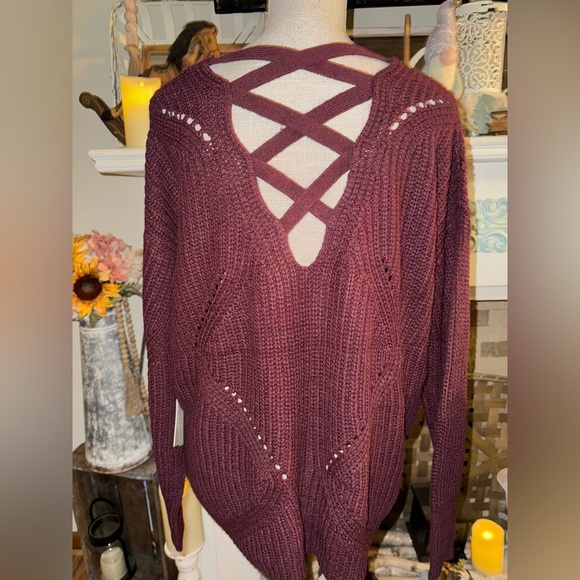 Iris basic oversized sweater with criss cross back. Deep purple Size M. - Picture 3 of 7